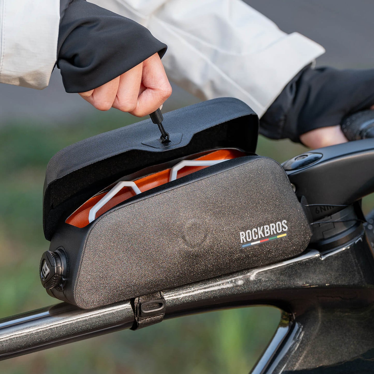 100% Waterproof Magnetic Bike Frame Bag 0.6L/0.9L | Road to Sky